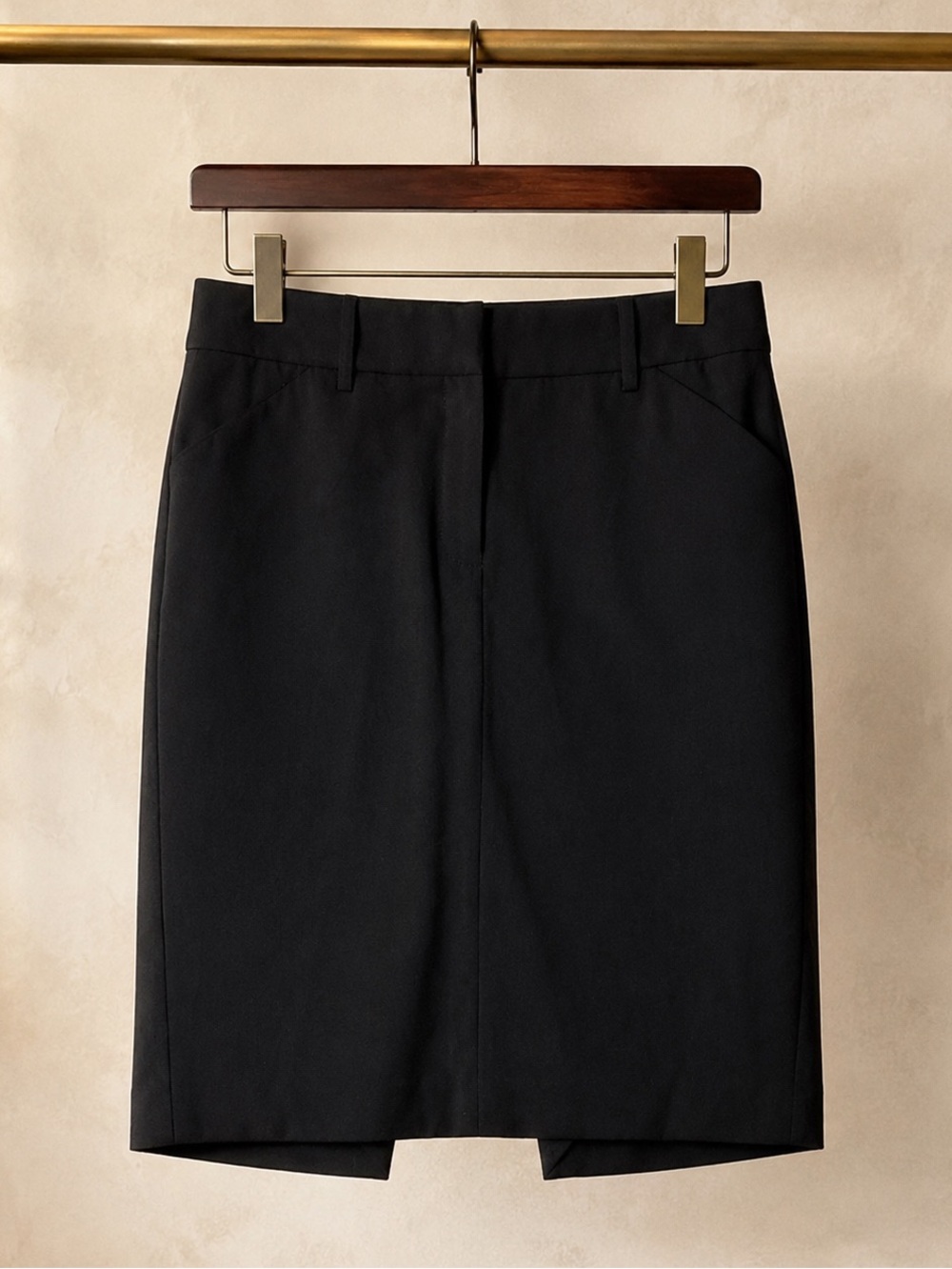Body by Victoria Christie size 6 pencil skirt.EUC